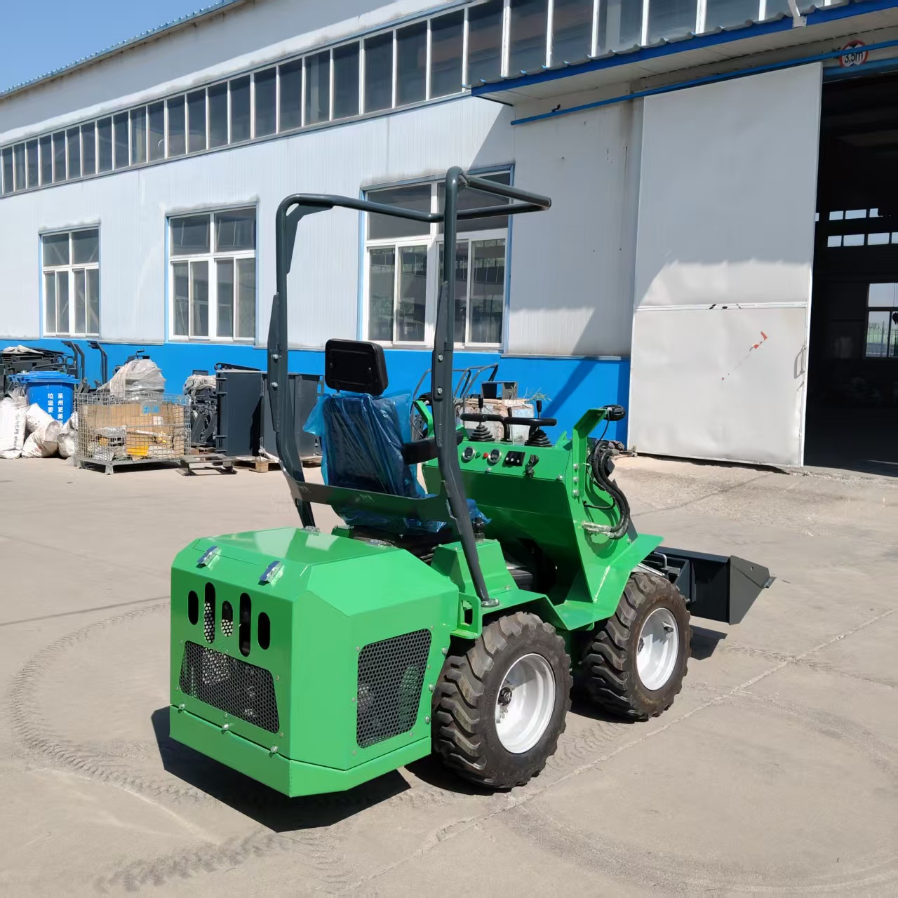 Heavy Equipment Engine - Heavy duty wheeled 390 skid steer